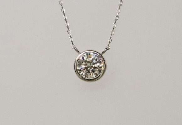 ジュエリーリフォーム　ダイア一粒ネックレス